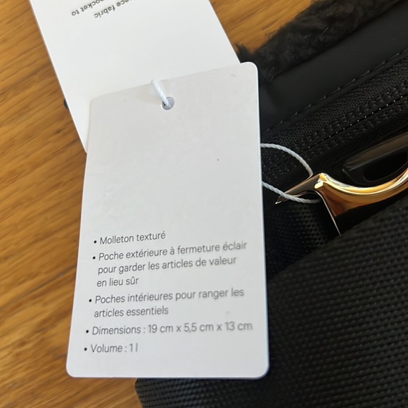 NWT Black Lululemon Fleece Sherpa Everyday Belt Bag! - Picture 6 of 10